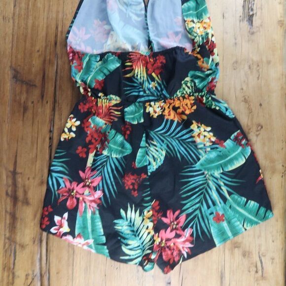 SHEIN BLACK WITH TROPICAL HAWAIIAN PRINT HALTER ROMPER SIZE SMALL - Picture 9 of 9